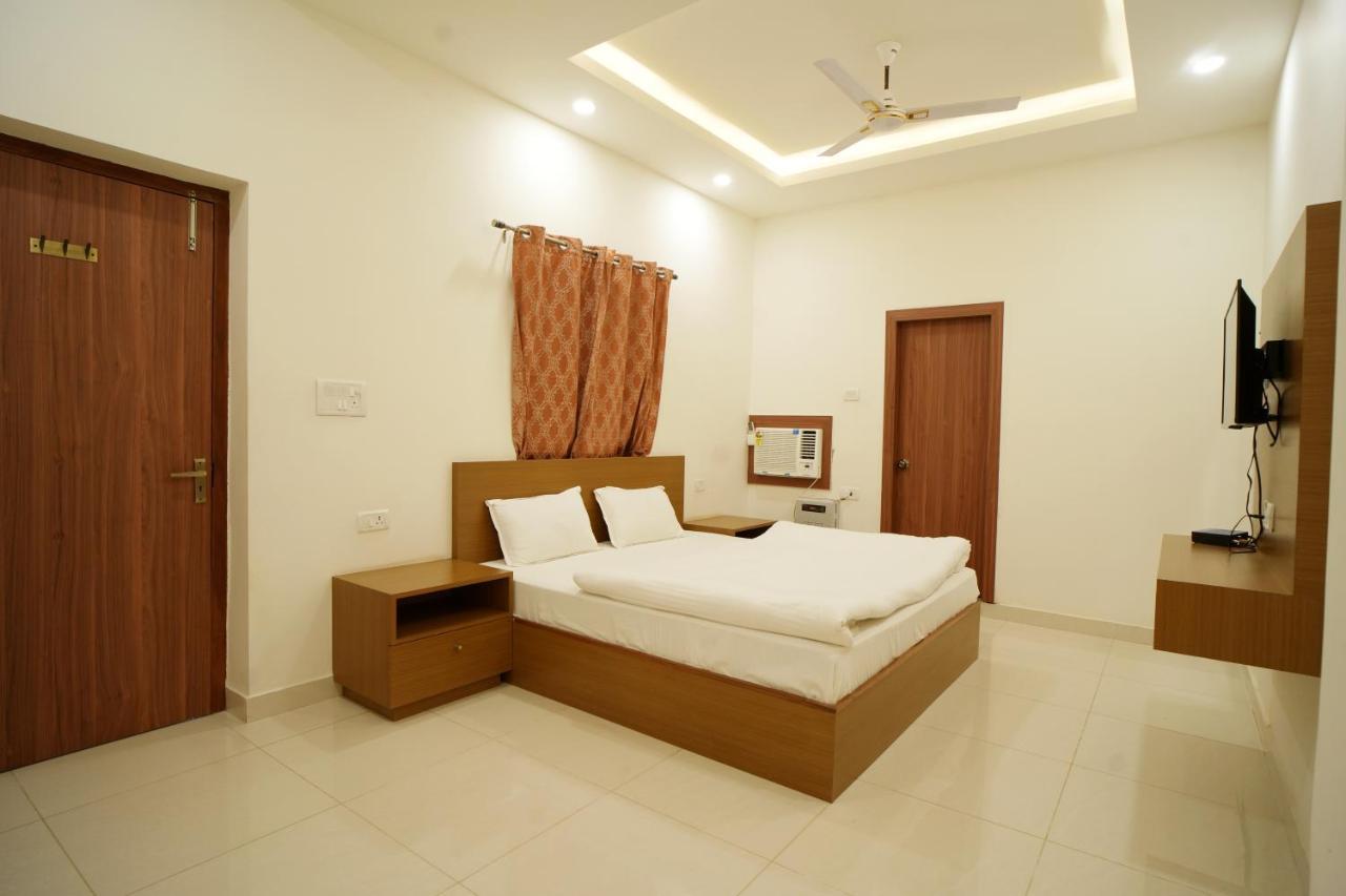 Apoorva Guest House Ayodhya Dış mekan fotoğraf